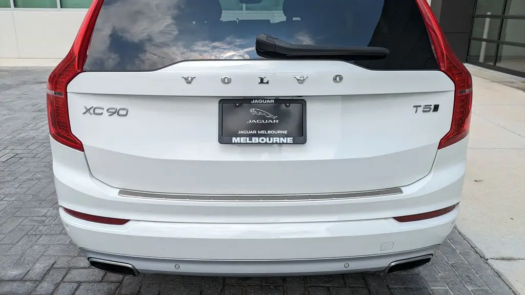2020 Volvo XC90 T5 Momentum