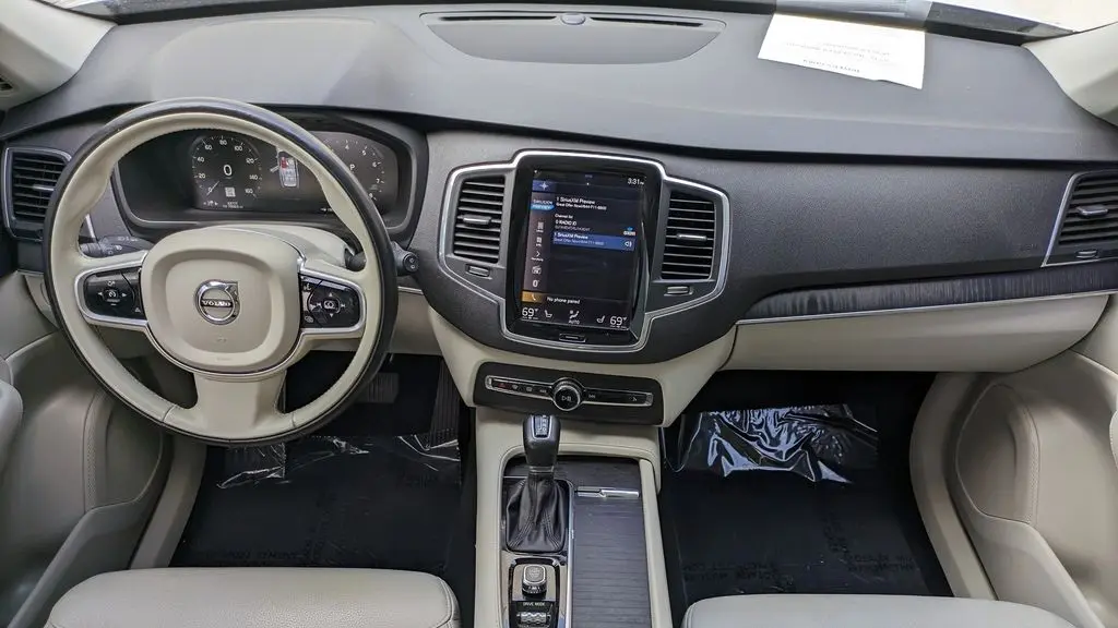 2020 Volvo XC90 T5 Momentum
