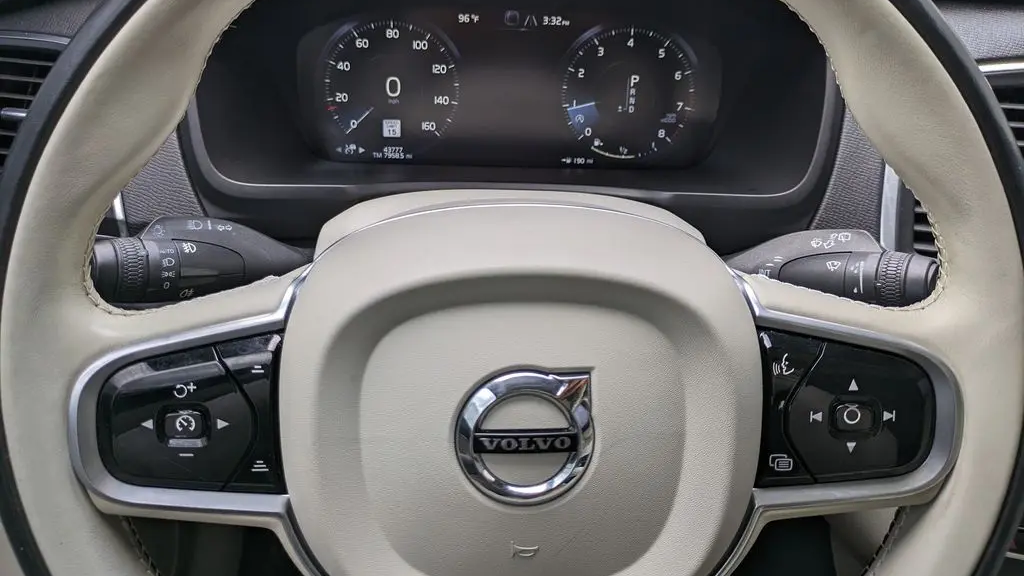 2020 Volvo XC90 T5 Momentum