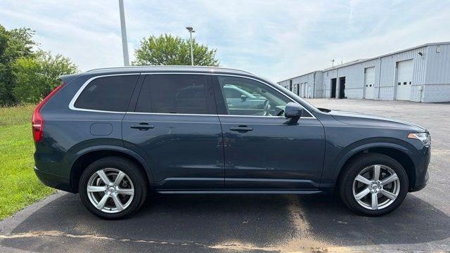 2022 Volvo XC90 T5 Momentum