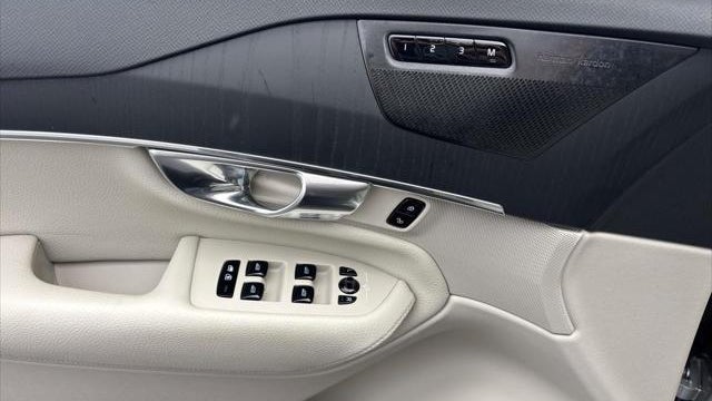 2020 Volvo XC90 T5 Momentum