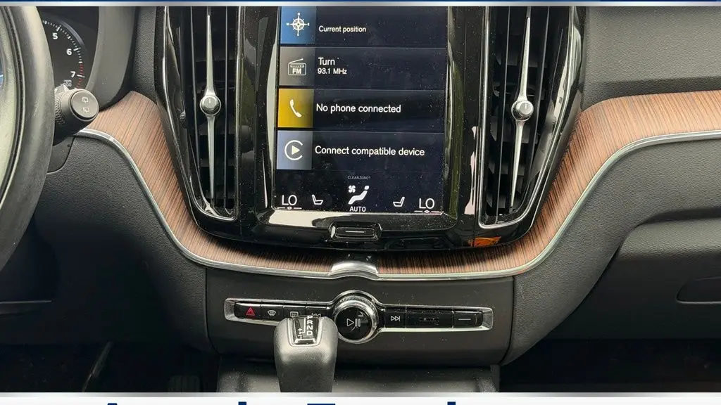 2021 Volvo XC60 T5 Momentum