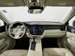 2018 XC60 Thumbnail 3