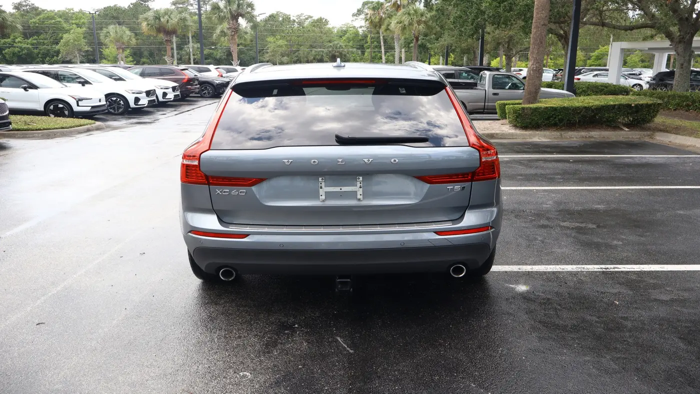 2021 Volvo XC60 T5 Momentum