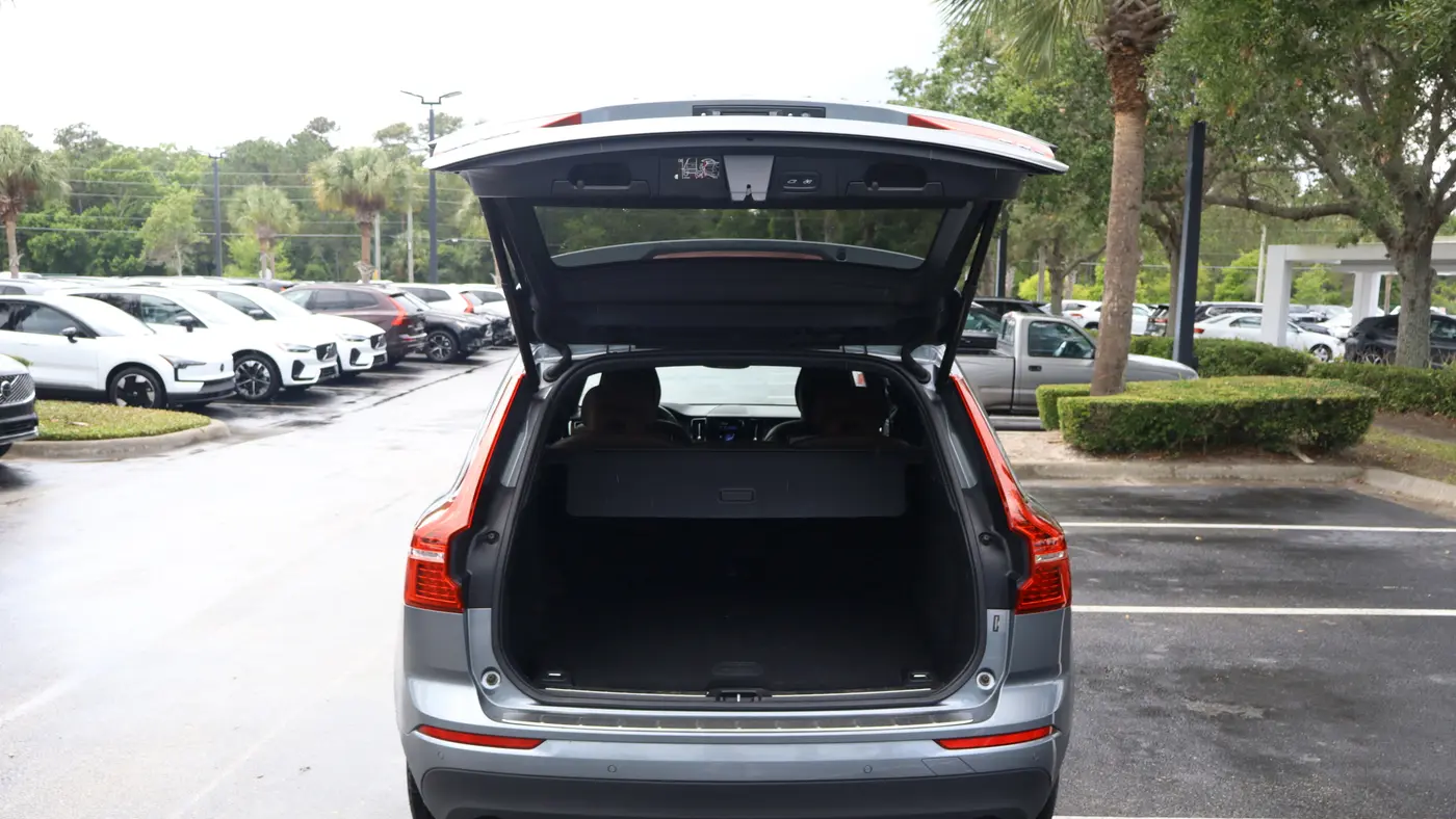 2021 Volvo XC60 T5 Momentum