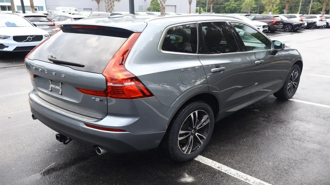 2021 Volvo XC60 T5 Momentum