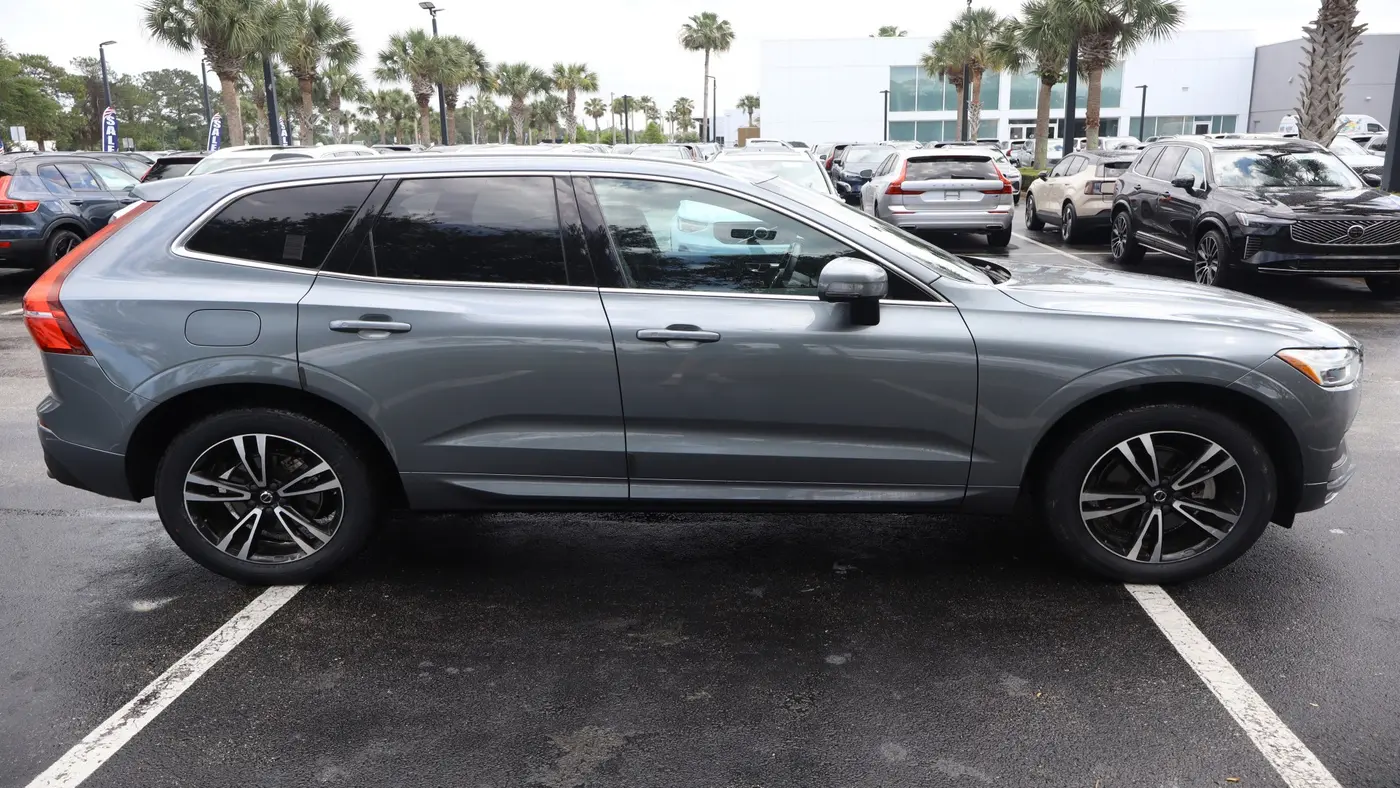 2021 Volvo XC60 T5 Momentum