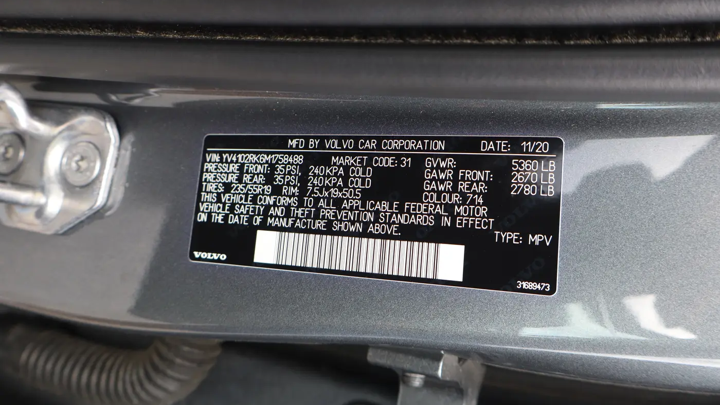 2021 Volvo XC60 T5 Momentum