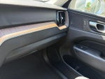 2021 XC60 Thumbnail 25