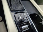 2021 XC60 Thumbnail 24