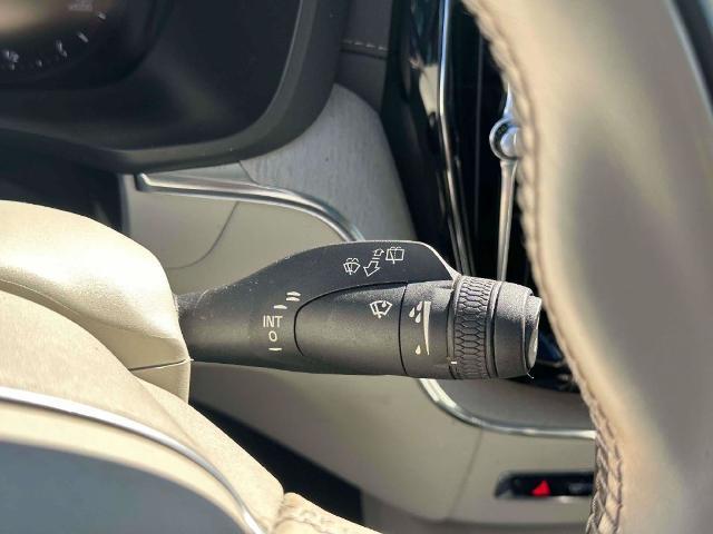 2020 Volvo XC60 - $21,498