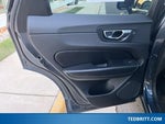 2021 XC60 Thumbnail 18