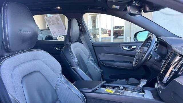 2020 Volvo XC60 T5 R-Design