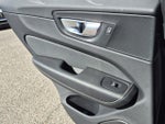 2021 XC60 Thumbnail 11