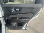 2021 XC60 Thumbnail 30
