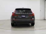 2022 V60 Cross Country Thumbnail 6