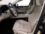 2022 V60 Cross Country Thumbnail 11