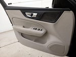 2022 V60 Cross Country Thumbnail 12
