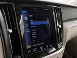 2022 V60 Cross Country Thumbnail 15
