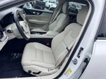 2022 V60 Cross Country Thumbnail 10