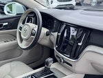 2022 V60 Cross Country Thumbnail 17