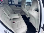 2022 V60 Cross Country Thumbnail 19