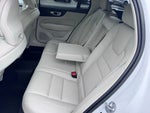 2022 V60 Cross Country Thumbnail 23