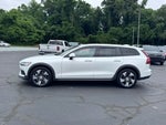 2022 V60 Cross Country Thumbnail 42