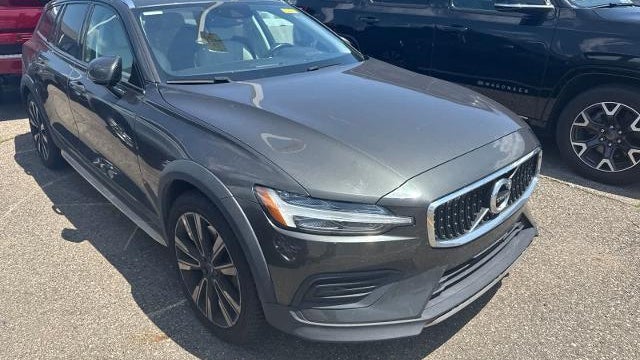 2020 Volvo V60 Cross Country T5