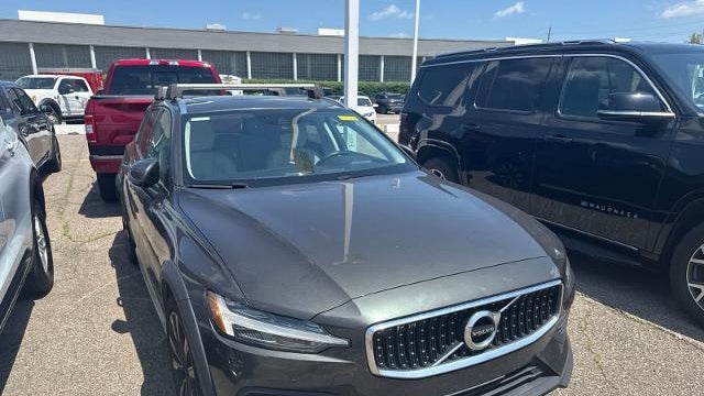 2020 Volvo V60 Cross Country T5