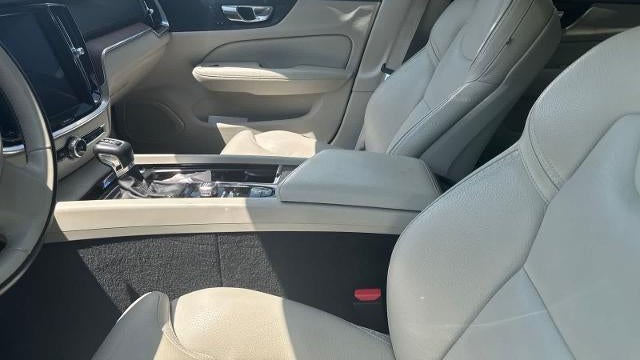 2020 Volvo V60 Cross Country T5