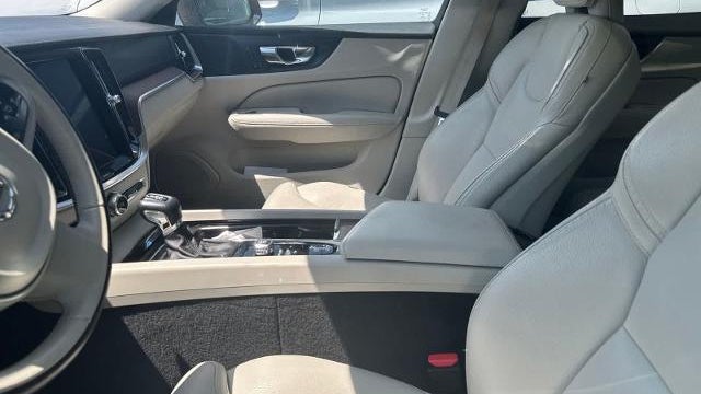 2020 Volvo V60 Cross Country T5