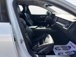 2021 V60 Cross Country Thumbnail 15