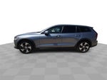 2020 V60 Cross Country Thumbnail 5