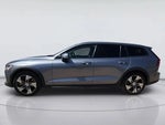 2020 V60 Cross Country Thumbnail 5