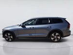 2020 V60 Cross Country Thumbnail 6