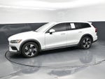 2020 V60 Cross Country Thumbnail 3