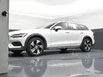 2020 V60 Cross Country Thumbnail 30