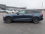 2022 V60 Cross Country Thumbnail 6