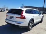2020 V60 Cross Country Thumbnail 3