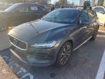 2021 V60 Cross Country Thumbnail 2