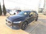 2020 V60 Cross Country Thumbnail 1