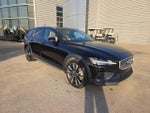 2020 V60 Cross Country Thumbnail 3
