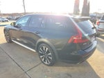 2020 V60 Cross Country Thumbnail 11