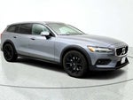 2021 V60 Cross Country Thumbnail 3