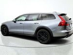 2021 V60 Cross Country Thumbnail 7