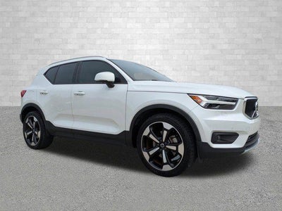 Photo of a 2021 Volvo XC40 AWD T5 Momentum 4DR SUV for sale