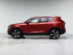2019 XC40 Thumbnail 3