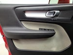 2019 XC40 Thumbnail 12