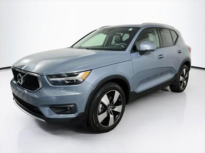2022 Volvo XC40 AWD T5 Momentum 4DR SUV